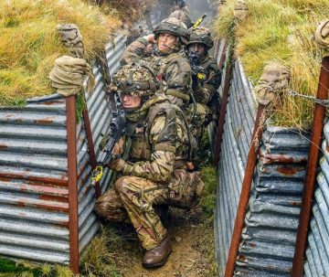 Soldiers at the Infantry Battle School in Brecon