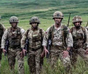 Paras wearing MTP Webbing